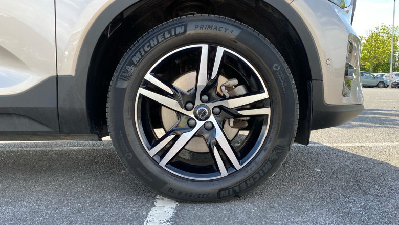 Volvo XC40 2.0 B3P Plus Dark 5dr Auto Petrol Estate